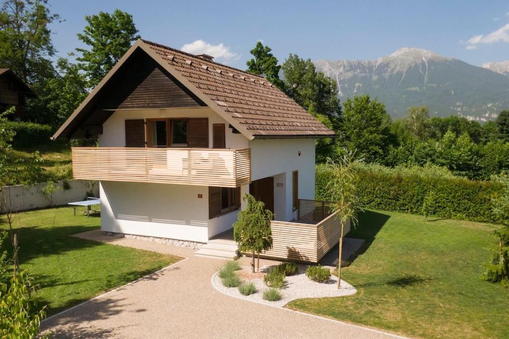 Private Green Getaway Bled Exterior photo